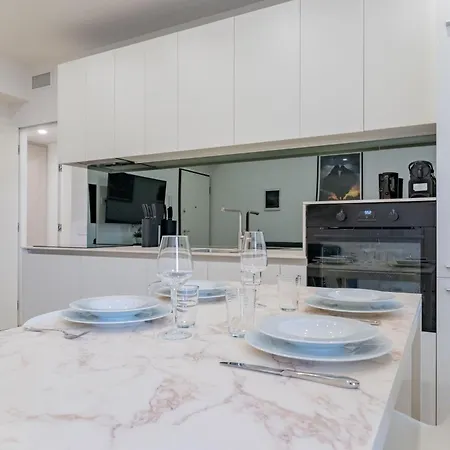 V31 Urban Collection I - Ii - Near Center - M5 דירה